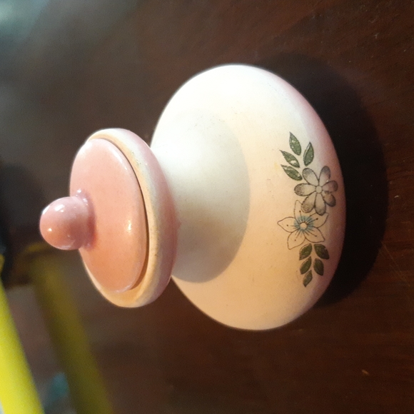 Pink floral bottle with lid small - Picture 4 of 4